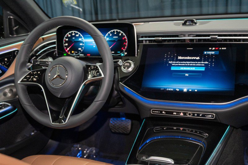 New 2027 Mercedes-Benz E 450 4MATIC Sedan image 18