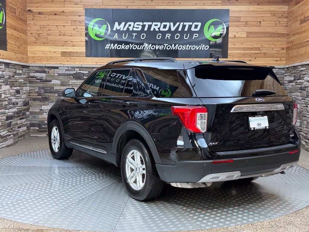 Used 2020 Ford Explorer XLT w/ Equipment Group 202A AWD/4WD image 17