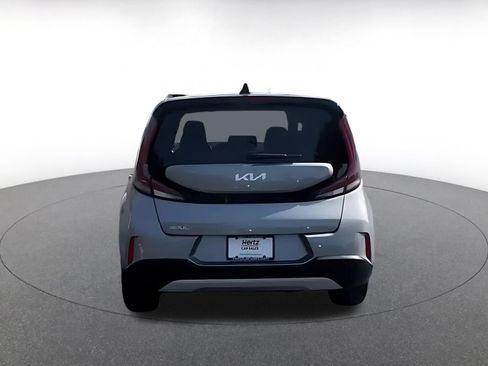 Used 2025 Kia Soul LX w/ LX Technology Package FWD image 12