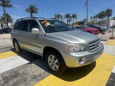 Used 2003 Toyota Highlander 4WD V6 image 2