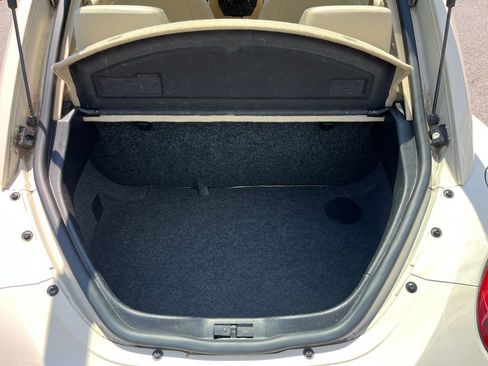Used 2010 Volkswagen Beetle Coupe FWD image 22