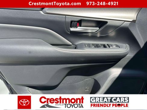 Certified 2024 Toyota Grand Highlander AWD image 14