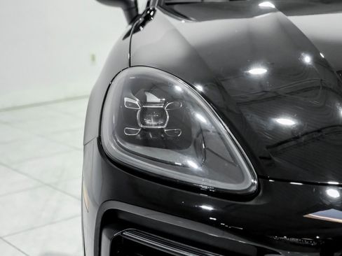 Used 2023 Porsche Cayenne image 55