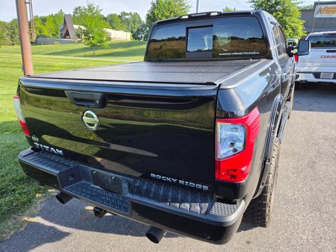 Used 2021 Nissan Titan SV w/ SV Convenience Package AWD/4WD image 7
