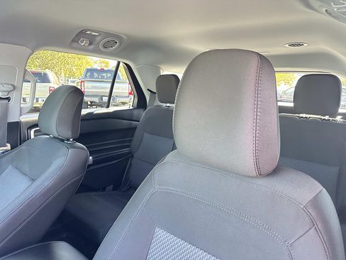 Certified 2023 Ford Explorer XLT RWD image 23