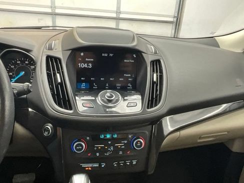 Used 2019 Ford Escape Titanium FWD image 10