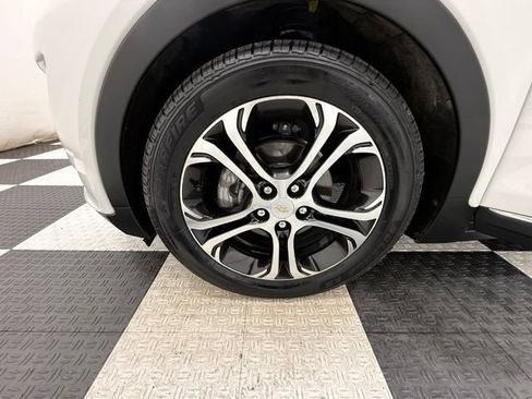 Used 2017 Chevrolet Bolt Premier w/ Driver Confidence II Package FWD image 8