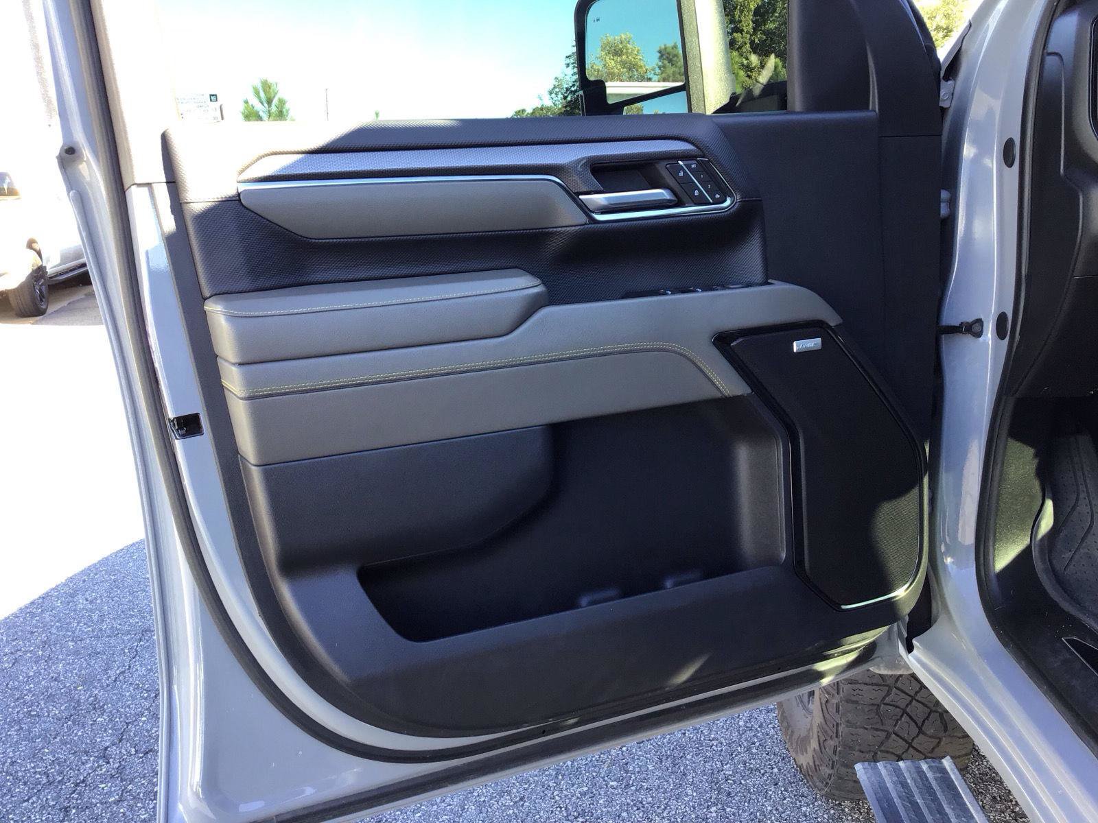 Used 2024 Chevrolet Silverado 2500 ZR2 AWD/4WD image 11