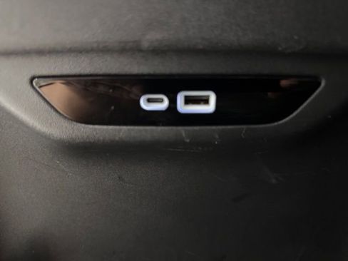 Used 2024 Chrysler Pacifica Touring-L FWD image 25