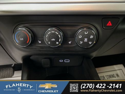 Used 2024 Chevrolet Trax RS image 28