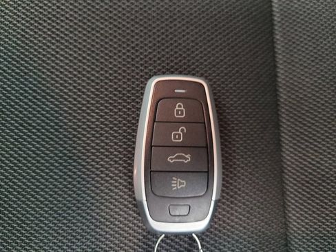 Used 2022 Dodge Charger SXT RWD image 32