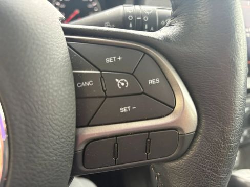 Used 2020 Jeep Renegade Altitude AWD/4WD image 40