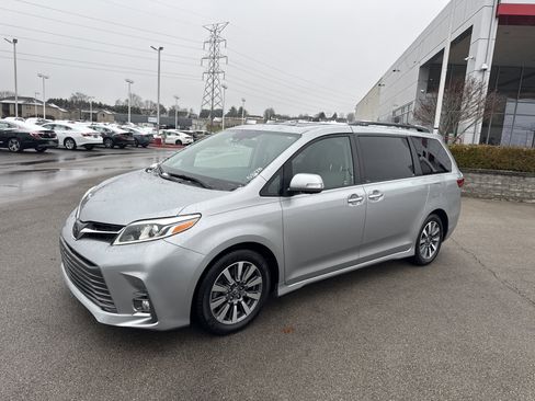 Certified 2020 Toyota Sienna Limited Premium image 7