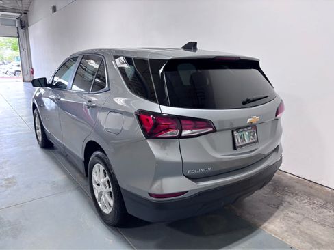 Used 2024 Chevrolet Equinox LS w/ LS Convenience Package AWD/4WD image 3