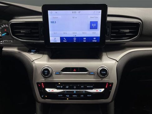 Used 2023 Ford Explorer XLT image 9