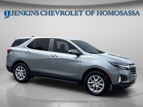 Used 2024 Chevrolet Equinox LT FWD image 2