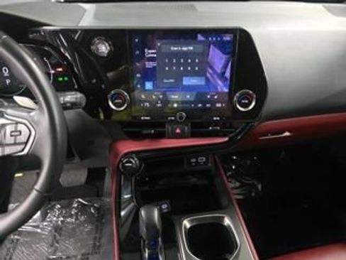 Used 2025 Lexus NX 250 FWD w/ Premium Package image 5