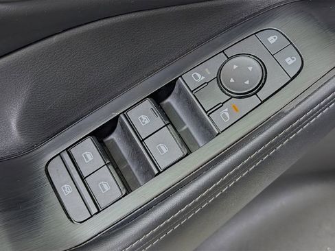 Used 2024 Nissan Rogue SV image 20