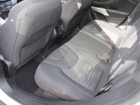 Used 2019 Jeep Cherokee Latitude image 26