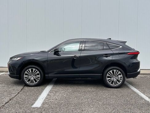 Used 2024 Toyota Venza Limited AWD/4WD image 3