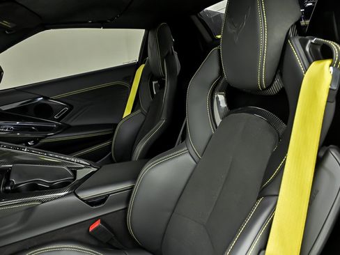 Used 2024 Chevrolet Corvette Z06 w/ Z07 Performance Package RWD image 20