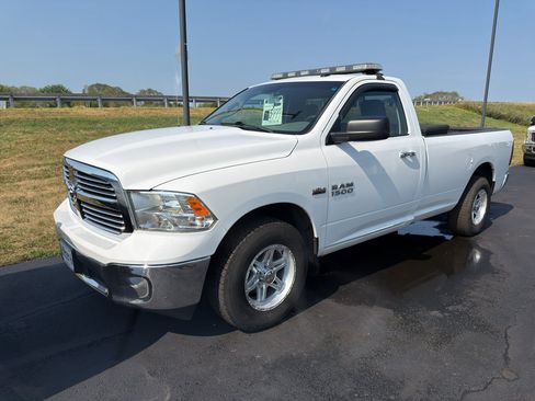 Used 2017 RAM 1500 Classic SLT AWD/4WD image 1