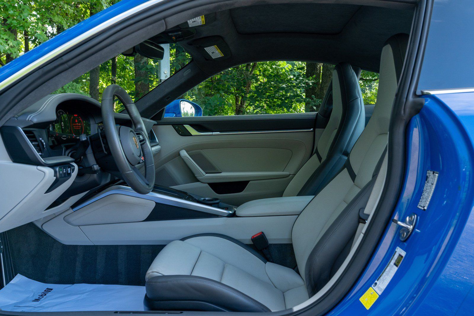 Certified 2025 Porsche 911 Carrera RWD image 24