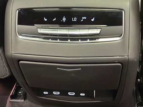 Used 2022 Cadillac Escalade Sport Platinum w/ LPO, ONYX Package AWD/4WD image 35