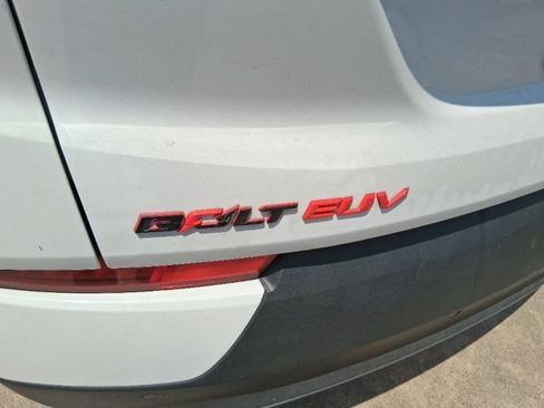 Used 2023 Chevrolet Bolt EUV Premier w/ Redline Edition FWD image 5