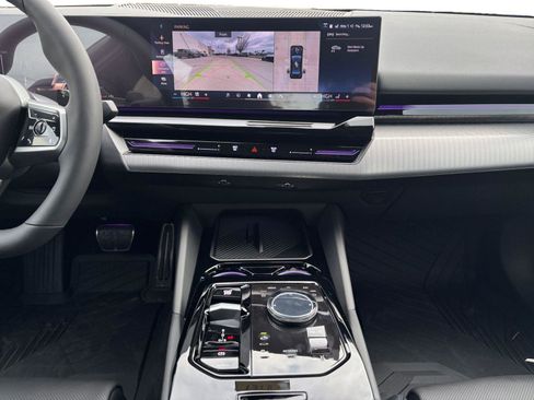 New 2026 BMW 530i xDrive w/ M Sport Package image 27