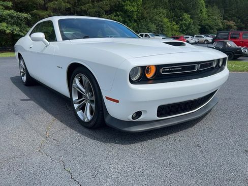 Used 2020 Dodge Challenger R/T RWD image 3