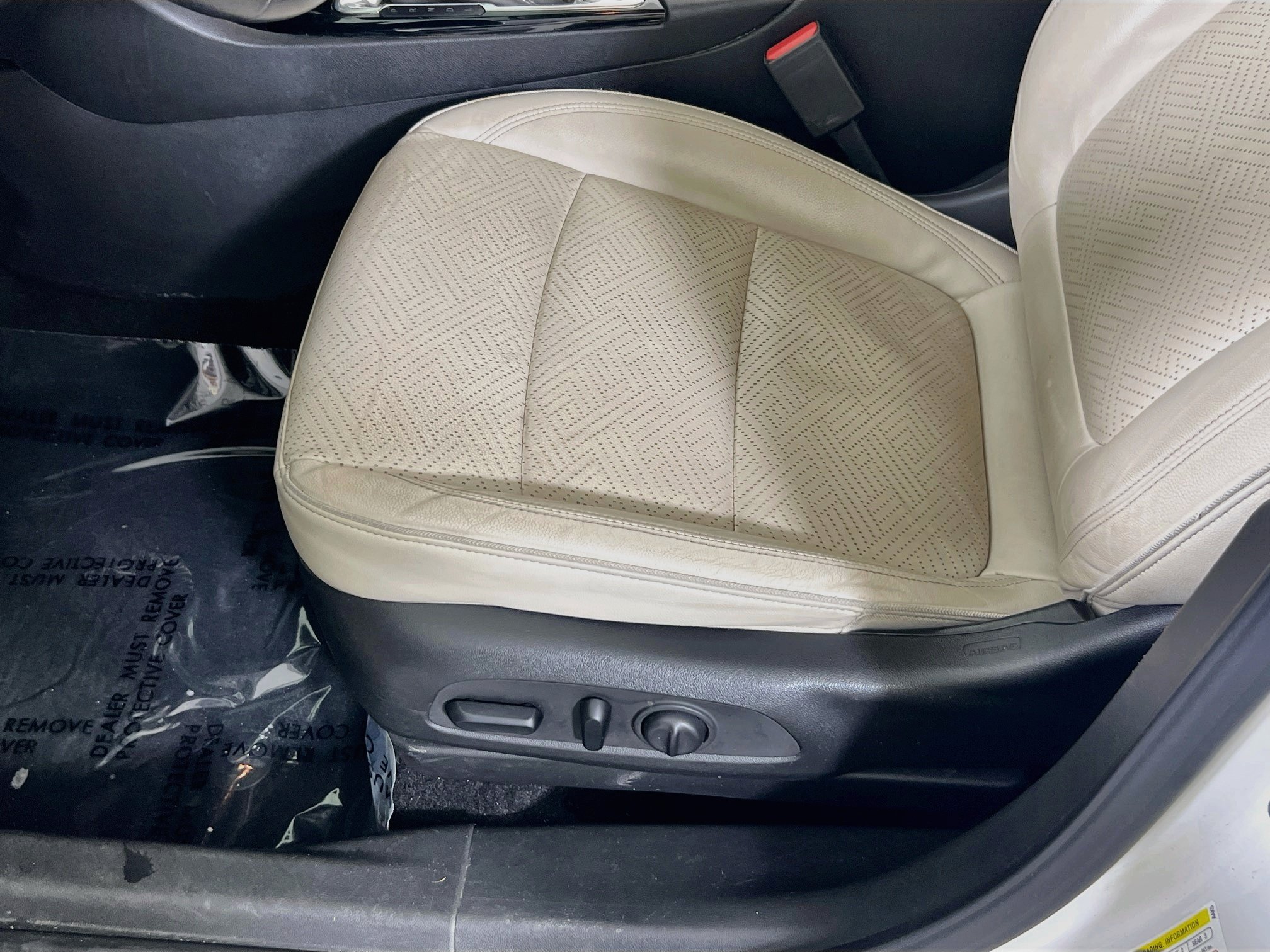 Used 2020 Buick Encore GX Essence w/ Experience Buick Package AWD/4WD image 19