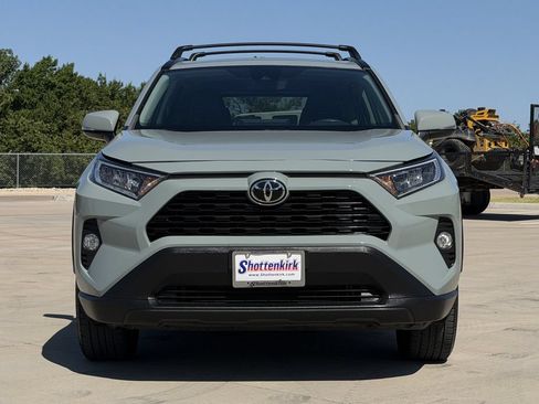 Used 2021 Toyota RAV4 XLE Premium FWD image 7