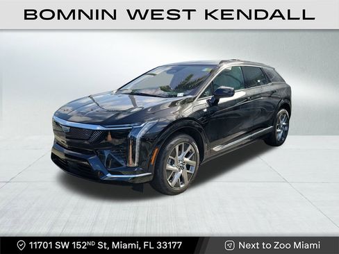 Used 2025 Cadillac Optiq Luxury 1 image 2