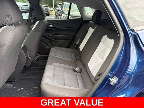 Used 2024 Chevrolet Trax LS w/ LS Convenience Package FWD image 15