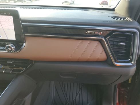 Used 2025 GMC Canyon AT4 w/ Technology Plus Package image 36