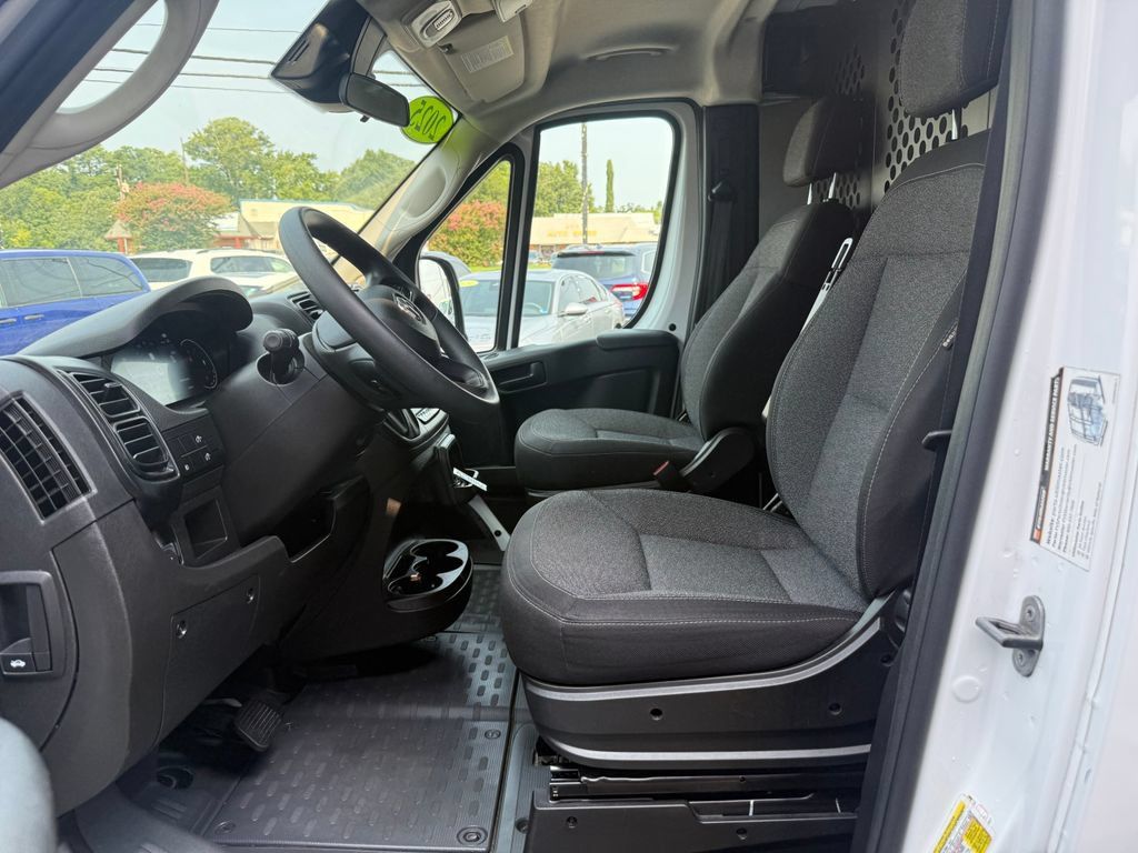 Used 2025 RAM ProMaster 2500 w/ U-Haul Equipment Group FWD image 11