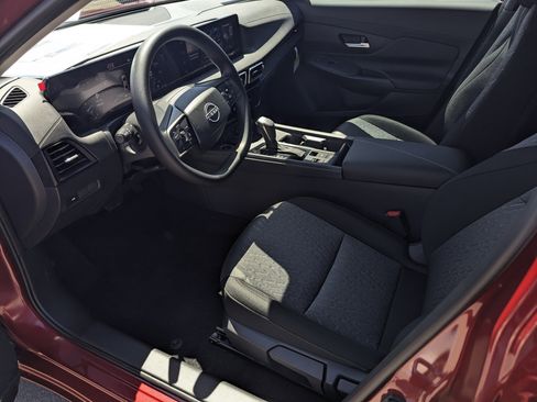 New 2026 Nissan Sentra SV image 9