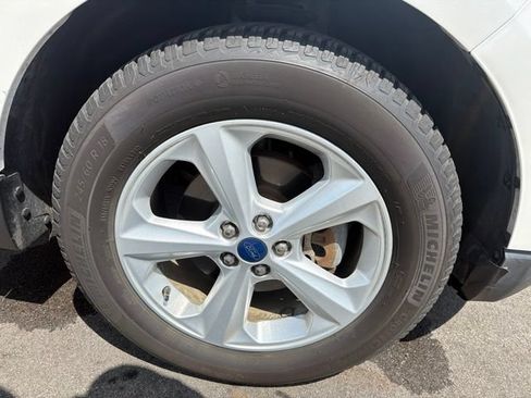 Used 2017 Ford Edge SEL w/ Canadian Touring Package FWD image 4
