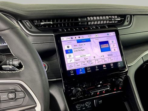 Used 2025 Jeep Grand Cherokee L Limited w/ Trailer Tow Package AWD/4WD image 9