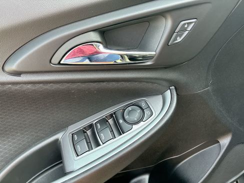 Used 2024 Chevrolet Malibu LT FWD image 23