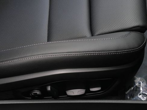 Used 2025 Porsche 911 Carrera image 25