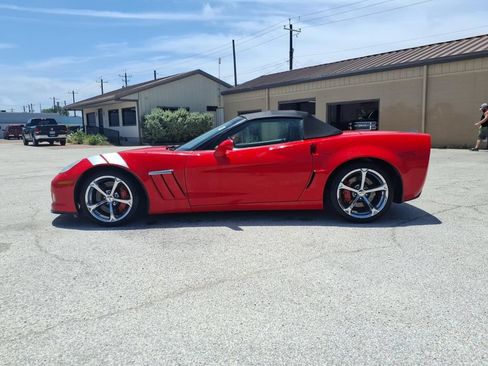 Used 2012 Chevrolet Corvette Grand Sport w/ 3LT Preferred Equipment Group RWD image 2