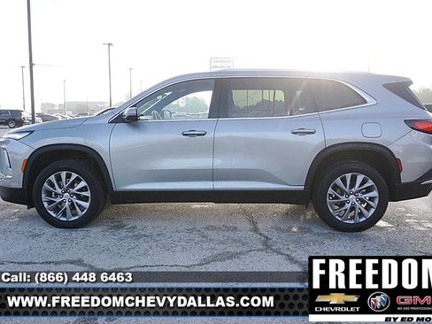 Used 2025 Buick Enclave Preferred image 4