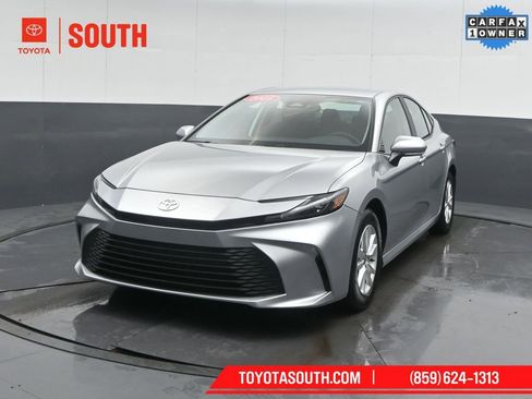 Used 2025 Toyota Camry LE image 6