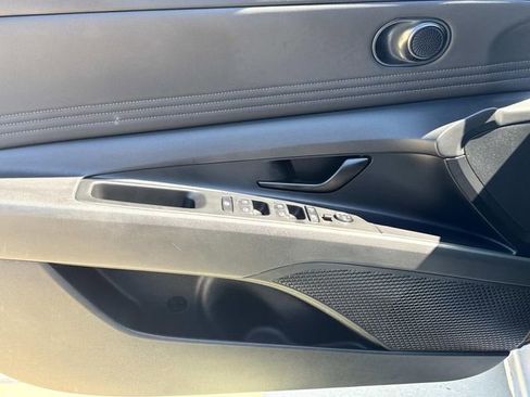 Used 2025 Hyundai Elantra Sport FWD image 25