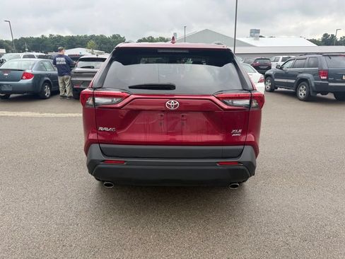 Used 2022 Toyota RAV4 XLE Premium AWD/4WD image 18