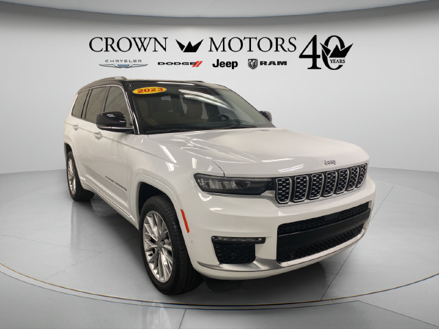 Used 2023 Jeep Grand Cherokee L Summit w/ Advanced Protech Group IV AWD/4WD image 9