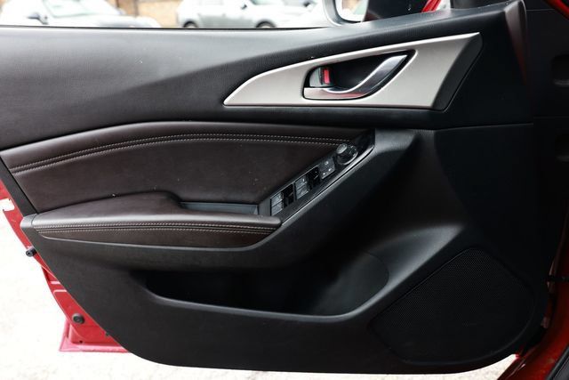 Used 2017 MAZDA MAZDA3 Touring FWD image 46