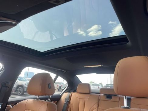 Used 2023 BMW 540i w/ M Sport Package RWD image 17